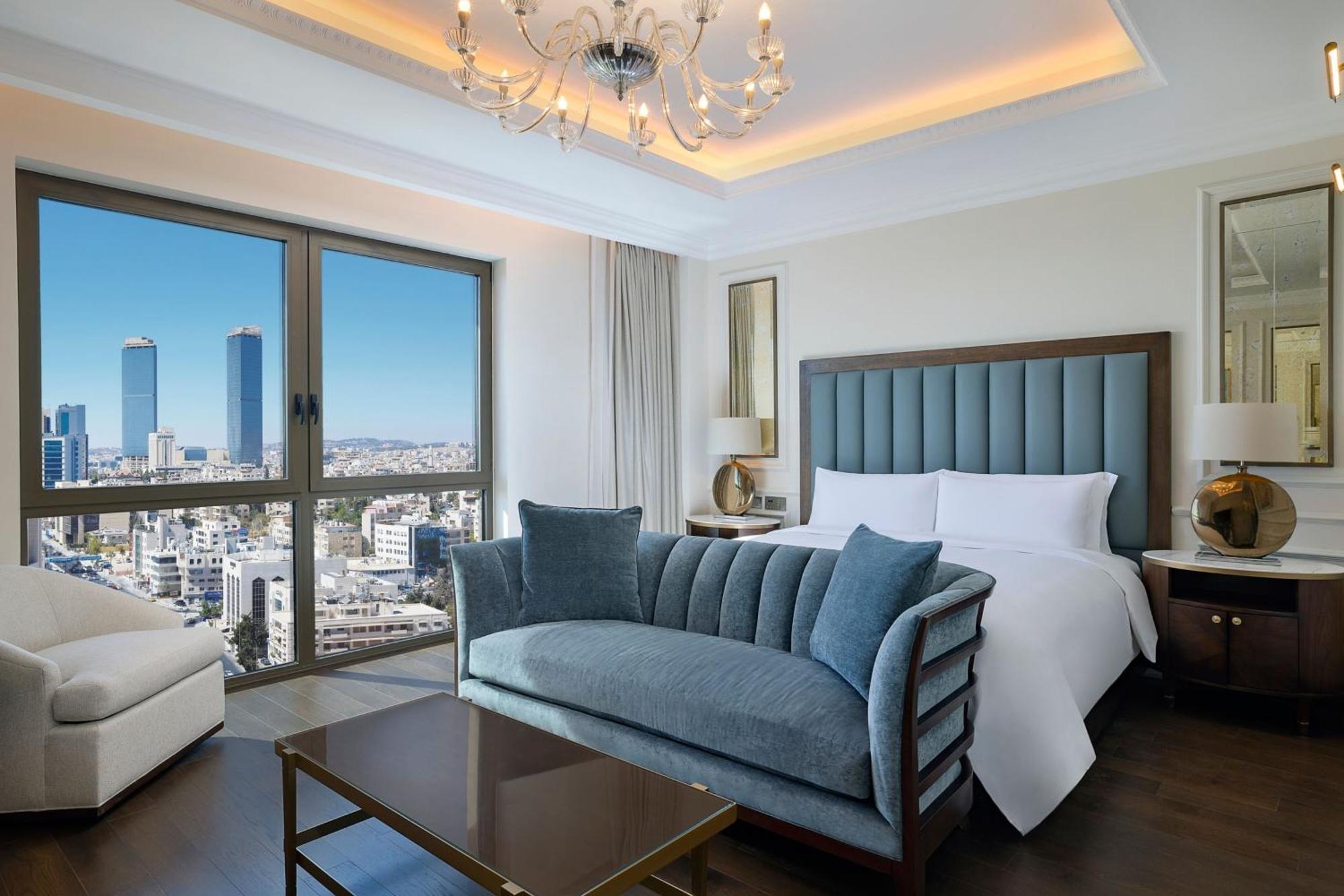 Hotel The Ritz-Carlton, Ammán Exteriér fotografie A bedroom at the Four Seasons Hotel
