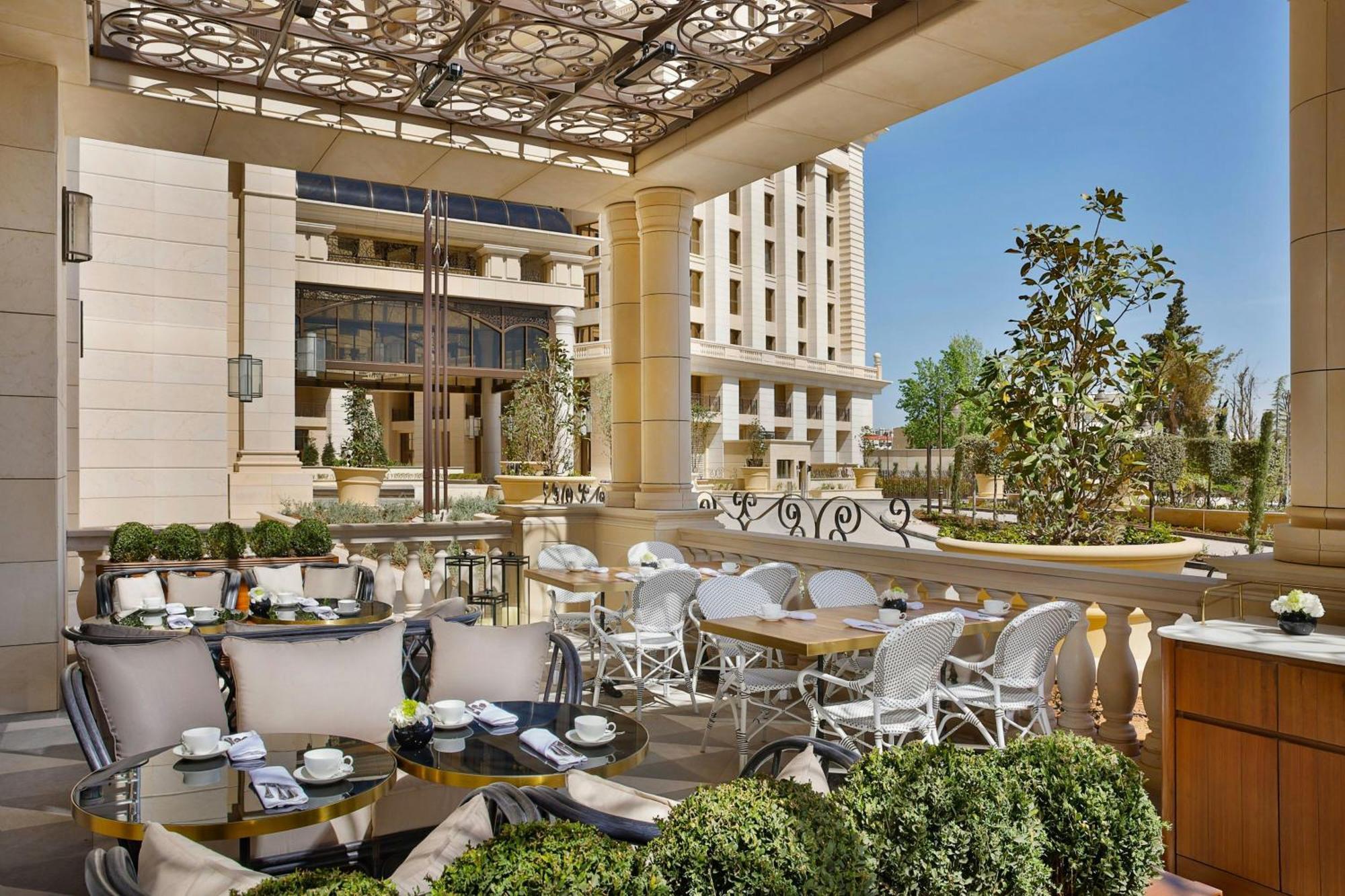 Hotel The Ritz-Carlton, Ammán Exteriér fotografie The Terrace