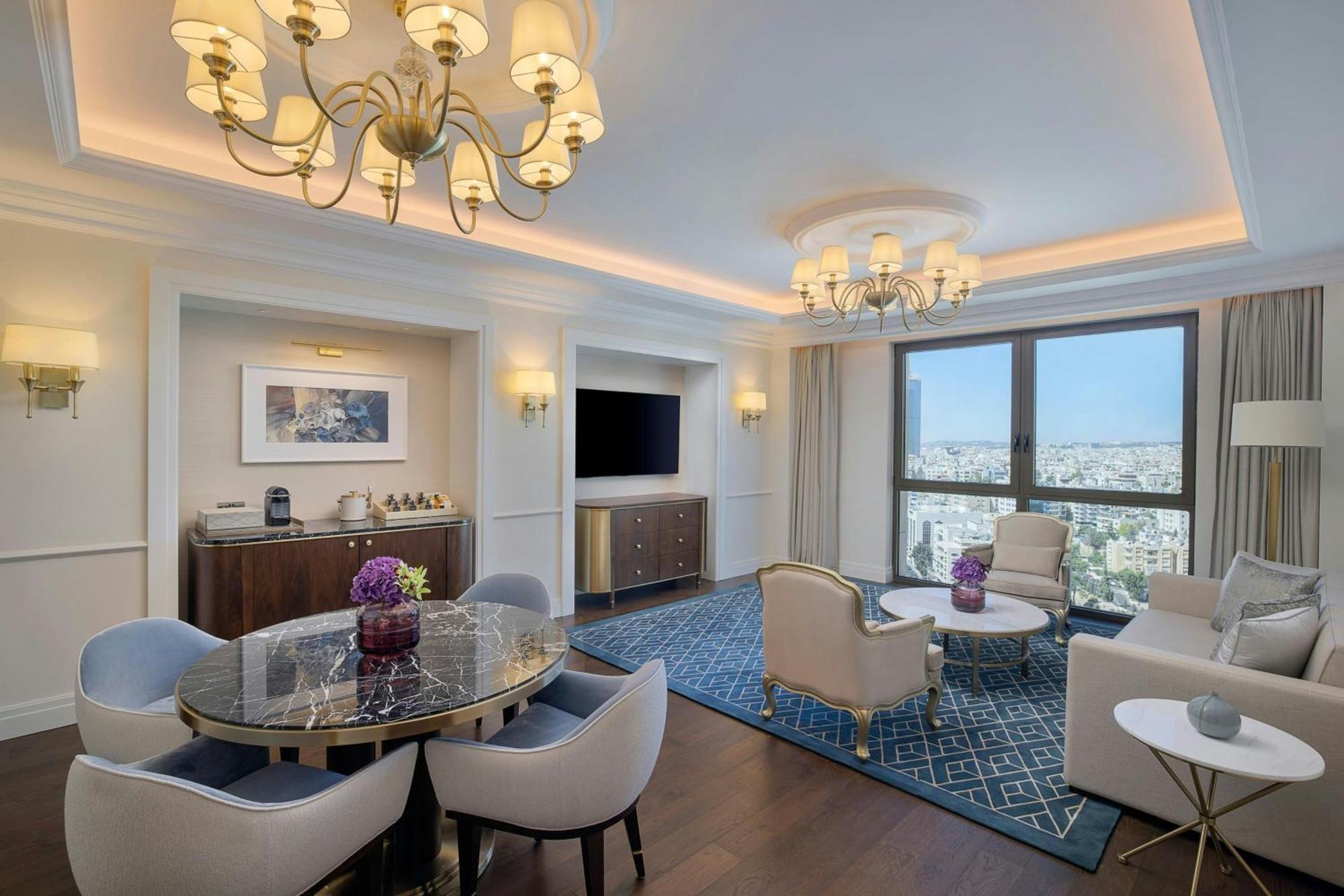 Hotel The Ritz-Carlton, Ammán Exteriér fotografie A suite at the hotel