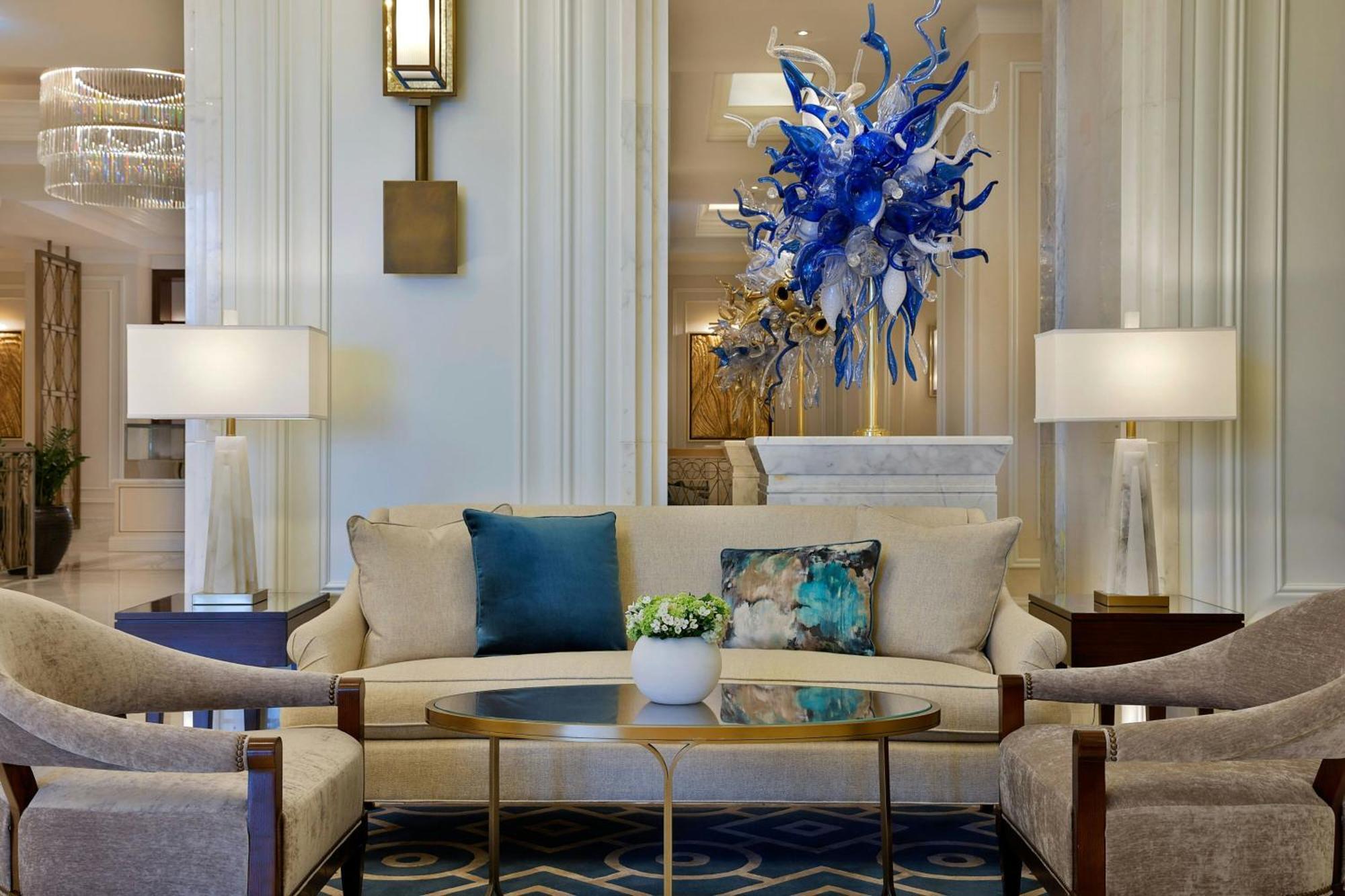 Hotel The Ritz-Carlton, Ammán Exteriér fotografie The lobby of the Four Seasons Hotel